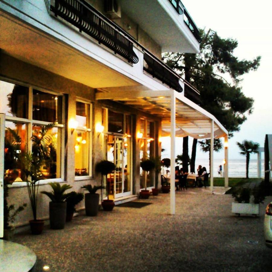 Oceana Beach Hotel 帕拉利亚潘塔利莫诺斯 外观 照片