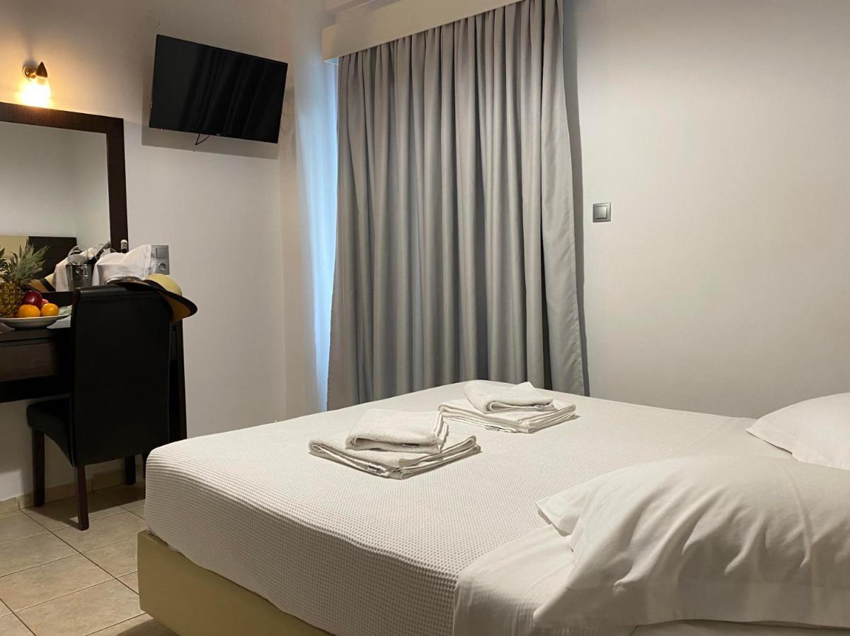 Oceana Beach Hotel 帕拉利亚潘塔利莫诺斯 外观 照片
