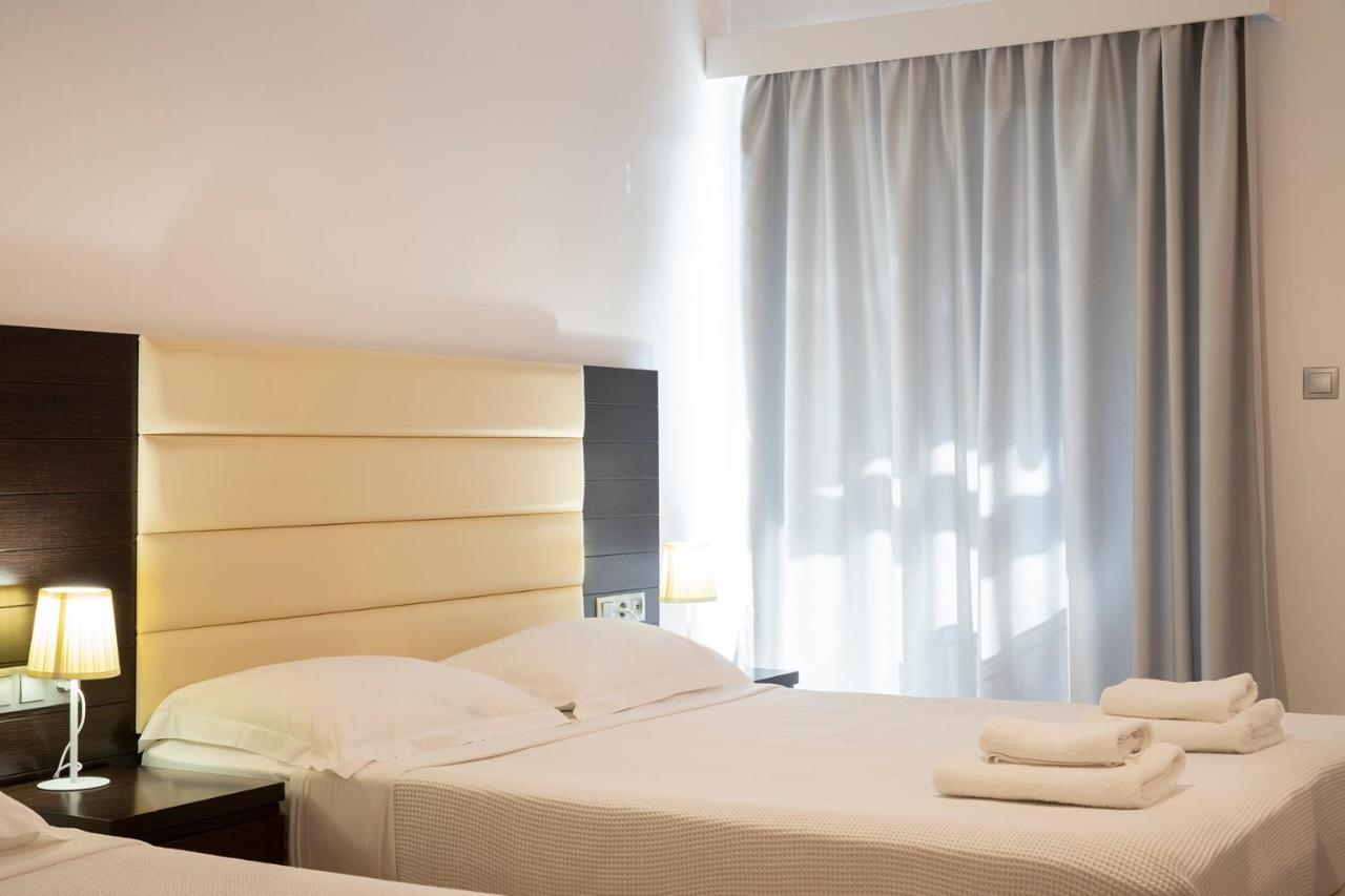 Oceana Beach Hotel 帕拉利亚潘塔利莫诺斯 外观 照片