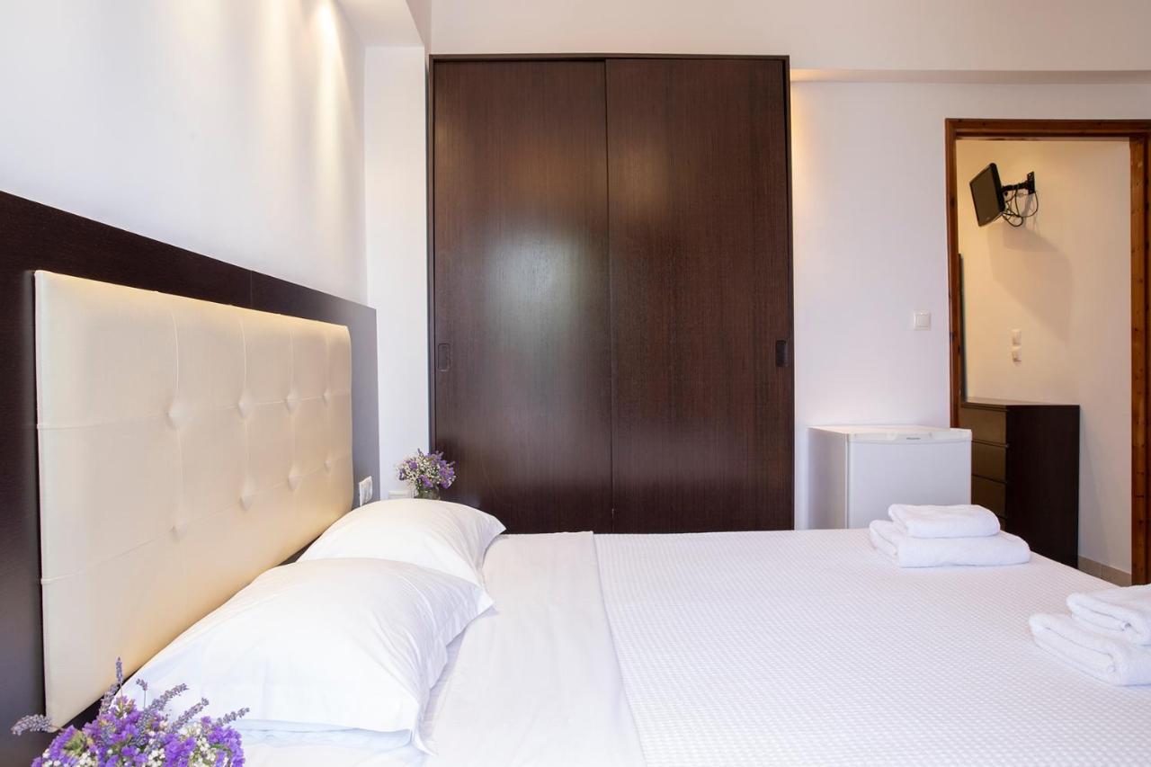 Oceana Beach Hotel 帕拉利亚潘塔利莫诺斯 外观 照片
