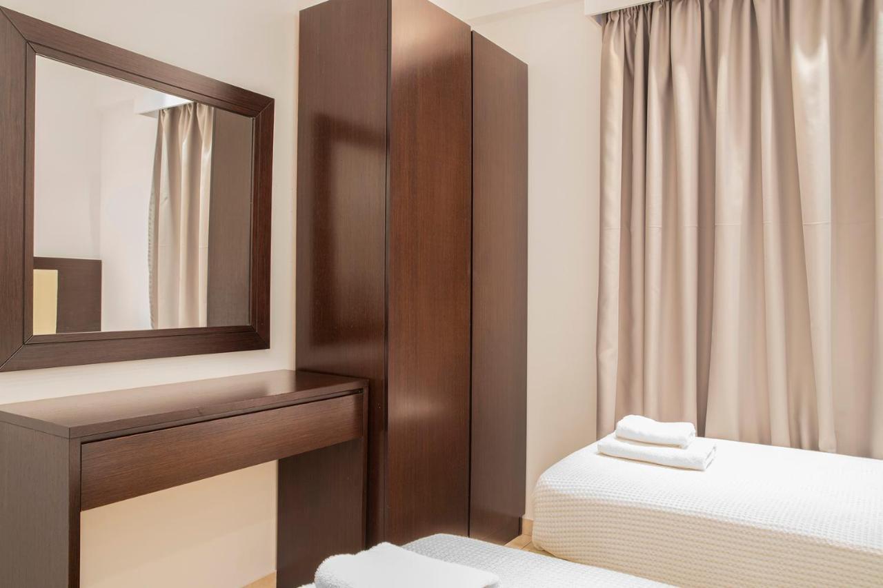 Oceana Beach Hotel 帕拉利亚潘塔利莫诺斯 外观 照片